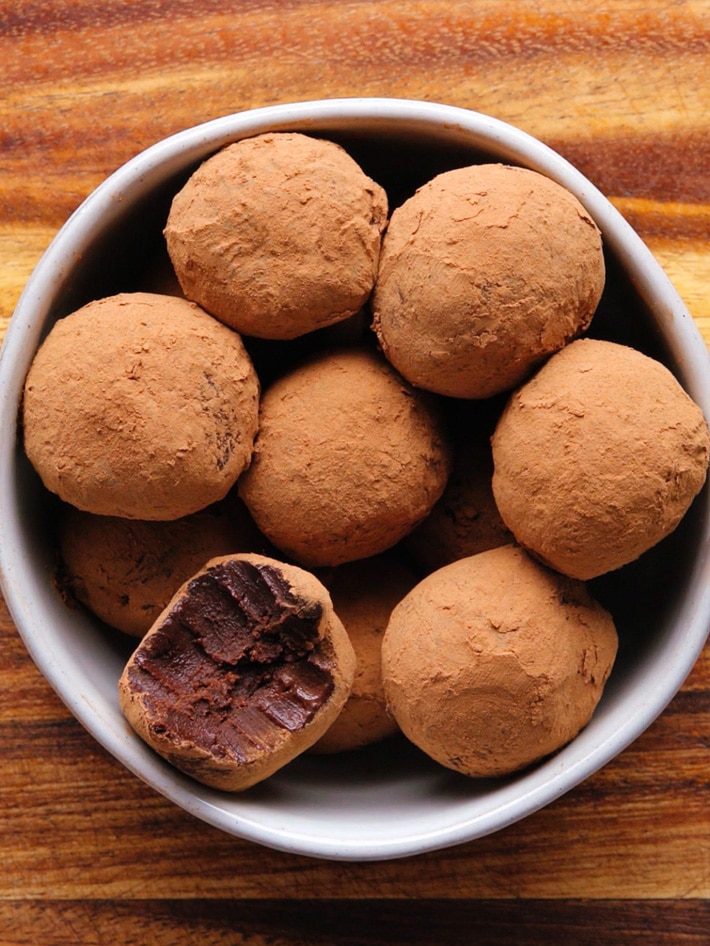3 ingredient Chocolate Truffles