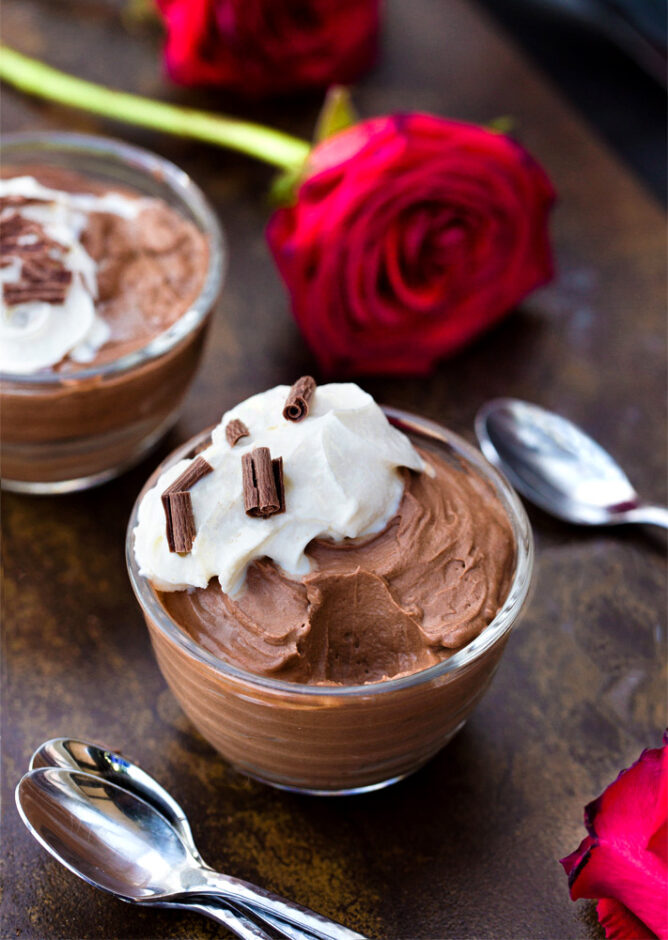 Easy Vegan Dark Chocolate Mousse Recipe in bowls with roses